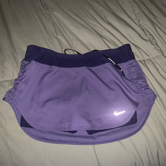 NIKE RUNNING 🏃‍♀️ SKIRT - Picture 2 of 2
